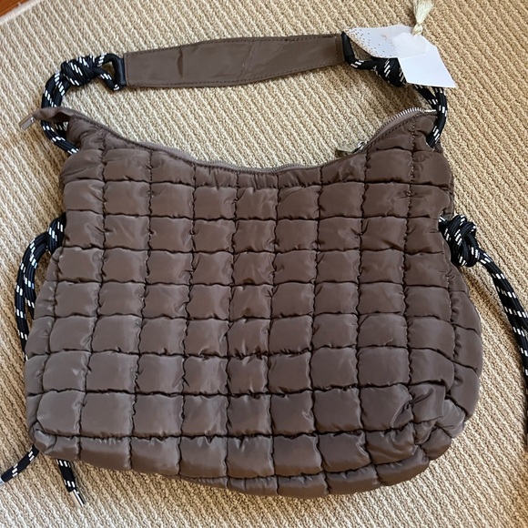 two chic Handbags - Brown puffy two chic purse